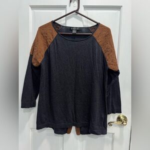 AUGUST SILK Gray Knit Top With Brown Quilted Raglan Sleeves SIZE MEDIUM PreLoved